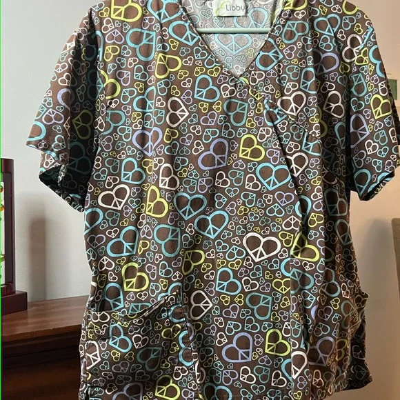 Libby Heart and Peace Sign Scrub Top - Picture 1 of 5